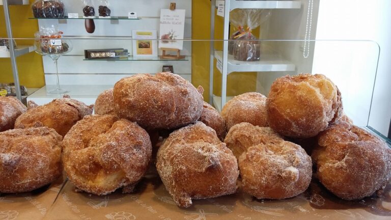 beignets patisserie cuyala artisan gourmand pyrenees atlantiques 768x432