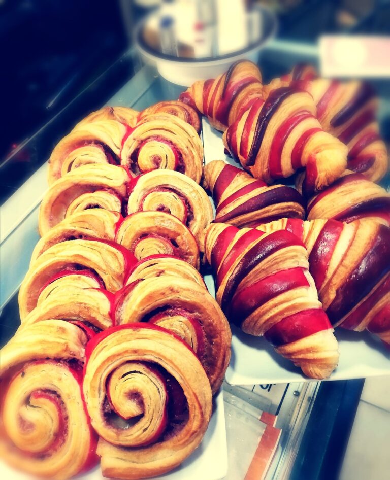 cigales viennoiseries patisserie vouille artisans gourmands vienne 768x946