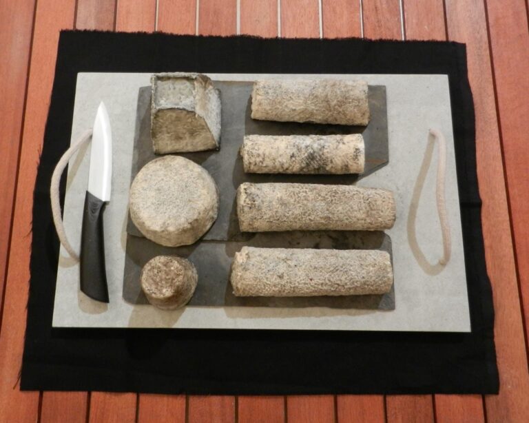 fromages chevre petitsigne saint sauveur artisans gourmands vienne 768x614