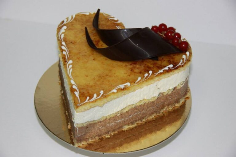 gateaux boulangerie patisserie gilles renaud neuville de poitou artisans gourmands 768x512