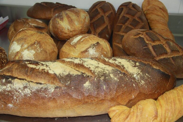 pains boulangerie patisserie gilles renaud neuville de poitou artisans gourmands 768x512