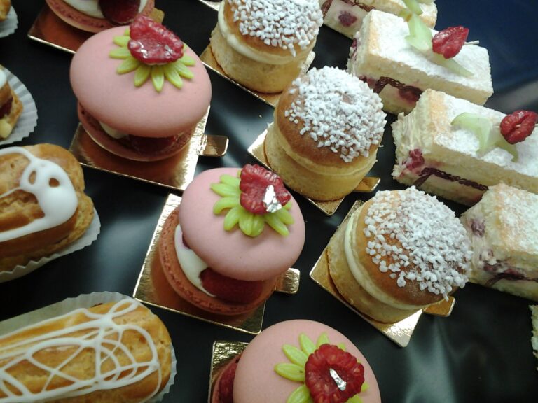 patisseries pomme de pain a secondigny artisans gourmands deux sevres 768x576