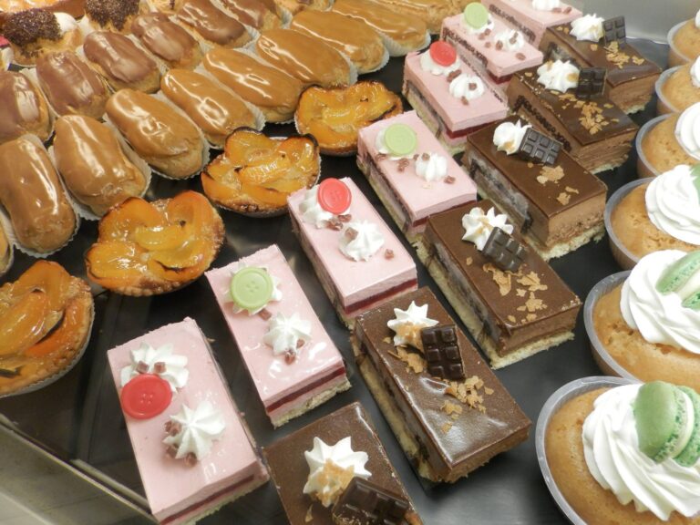 patisseries pomme de pain secondigny artisans gourmands deux sevres 768x576