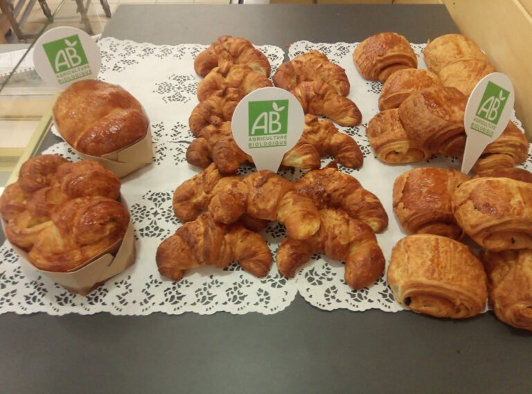 boulangerie viennoiseries traditionnelle moulin du cros artisans gourmands lot et garonne fait maison 768x569