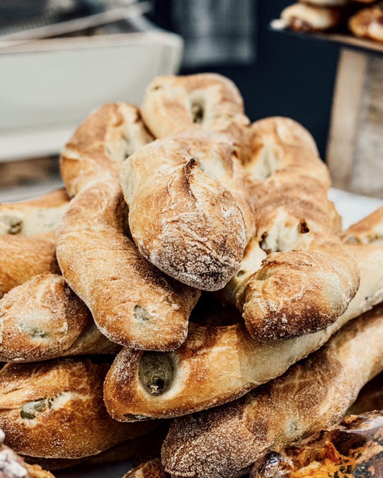 337896152 1709410969523835 5205323152900492586 n 768x960