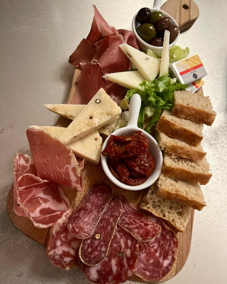 440572532 17982418406663238 4480199846864568877 n 768x960